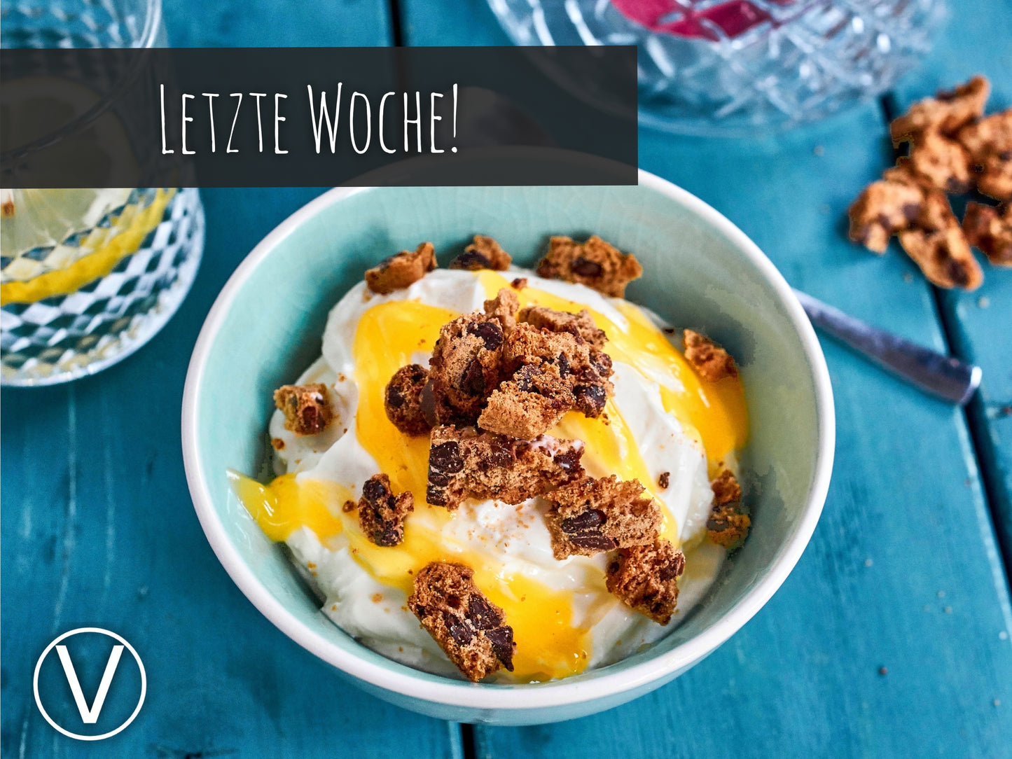 SCHNELLE ZITRONEN-FRISCHKÄSECREME MIT LEMON-CURD & SCHOKO-COOKIE-BRÖSELN