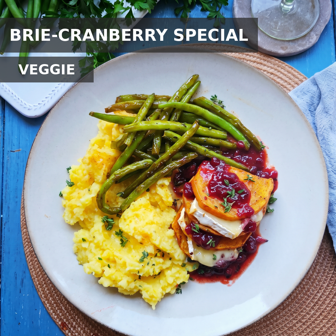 VEGGIE BRIE-CRANBERRY-BUTTERNUSSKÜRBIS MIT KARTOFFEL-MANDEL-PÜREE & GRÜNEN BALSAMICO-BOHNEN